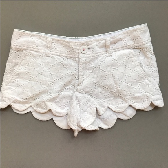Lilly Pulitzer Eyelet Shorts - Picture 1 of 4